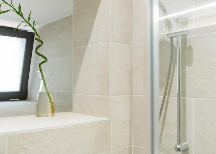 Apartment 21 - New Building & Parking *