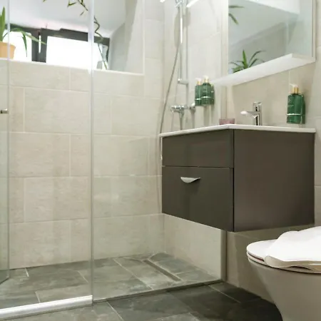 21 - New Building & Parking * Bucarest